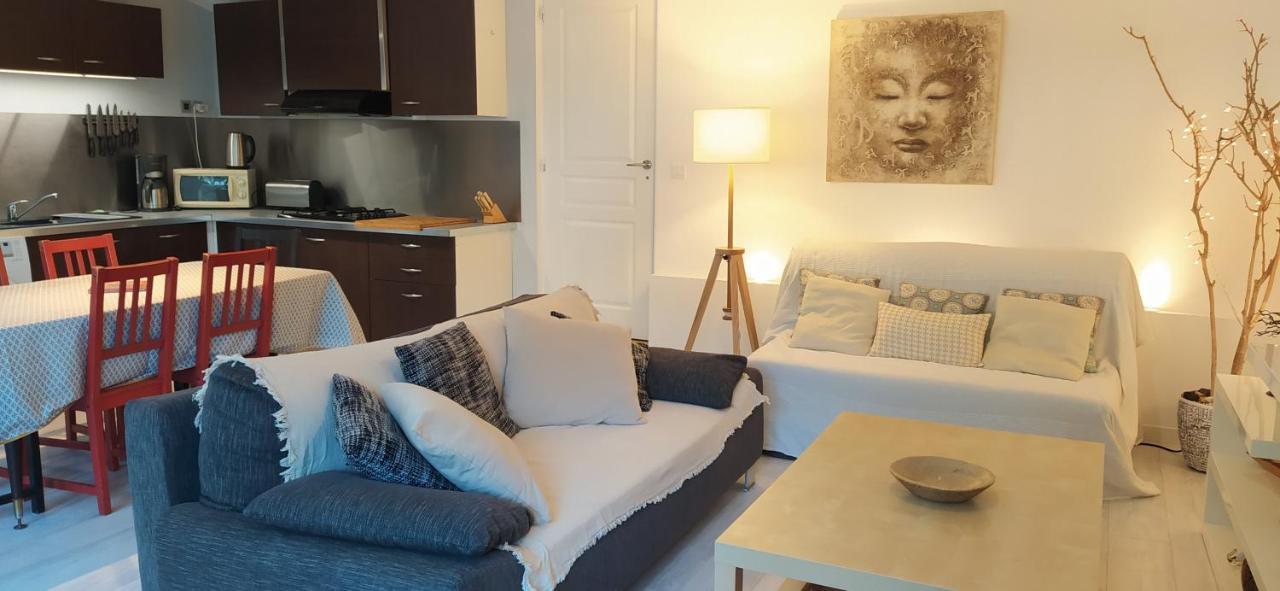 Les Mondes - Appartement Bas De Maison Ансюе-ла-Редонн Екстер'єр фото