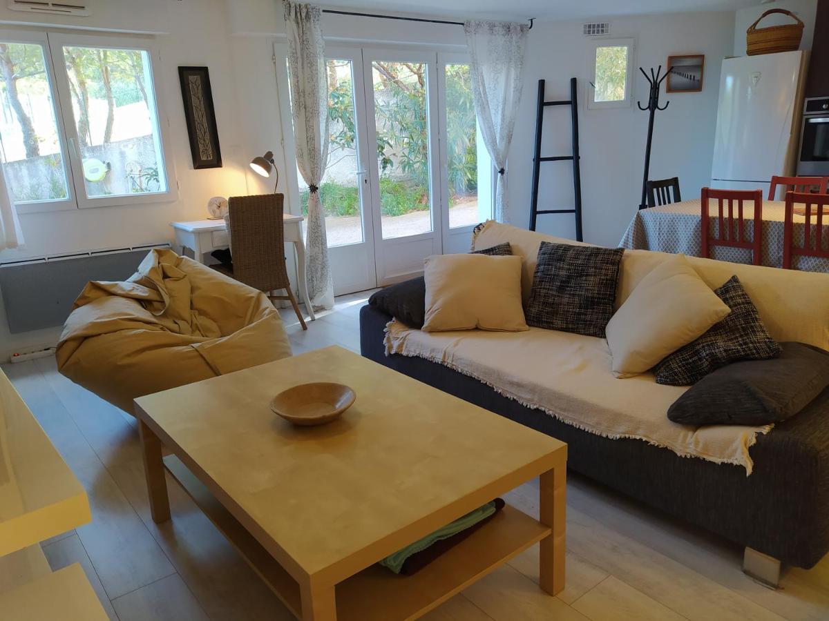 Les Mondes - Appartement Bas De Maison Ансюе-ла-Редонн Екстер'єр фото