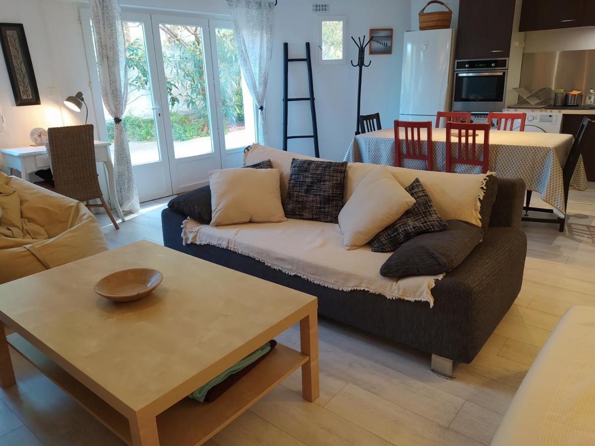 Les Mondes - Appartement Bas De Maison Ансюе-ла-Редонн Екстер'єр фото