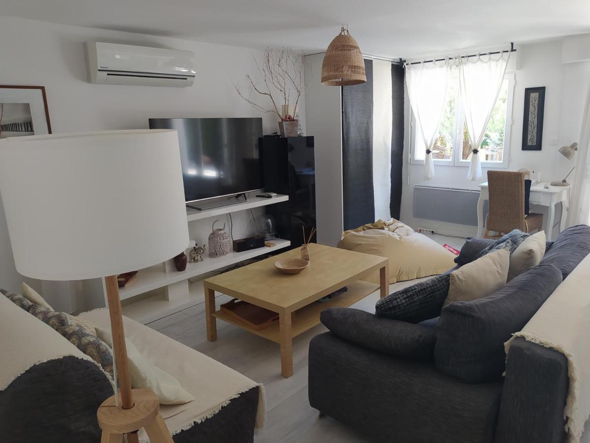 Les Mondes - Appartement Bas De Maison Ансюе-ла-Редонн Екстер'єр фото
