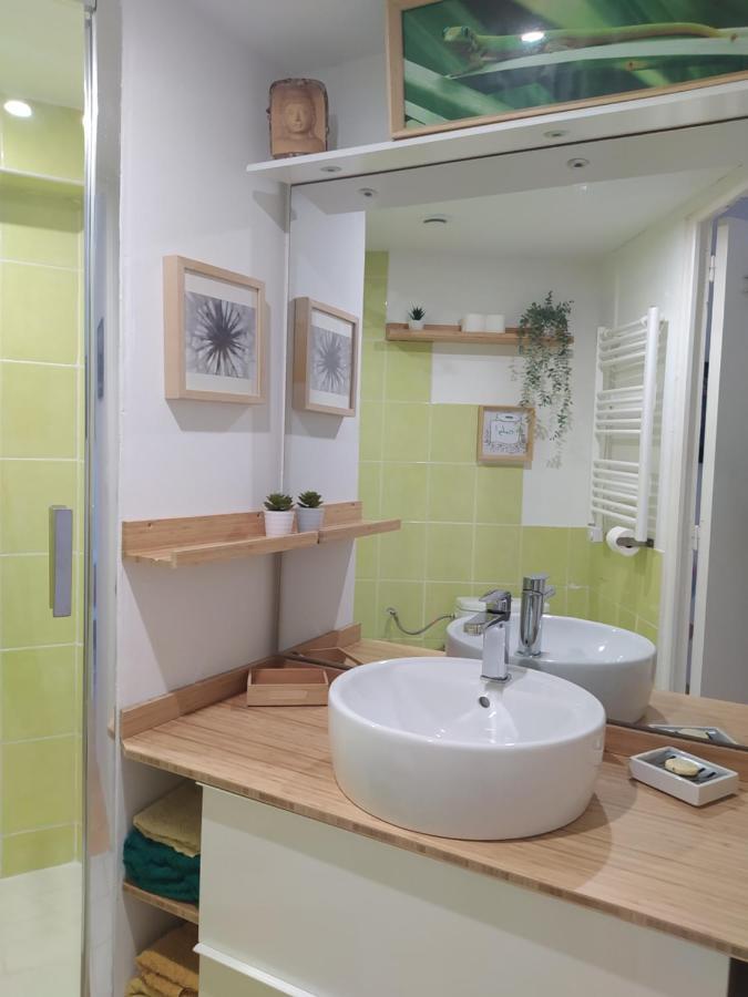Les Mondes - Appartement Bas De Maison Ансюе-ла-Редонн Екстер'єр фото