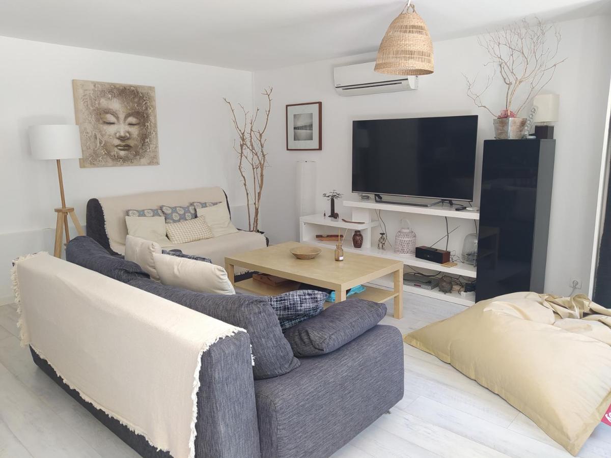 Les Mondes - Appartement Bas De Maison Ансюе-ла-Редонн Екстер'єр фото