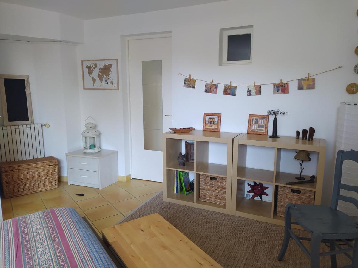 Les Mondes - Appartement Bas De Maison Ансюе-ла-Редонн Екстер'єр фото